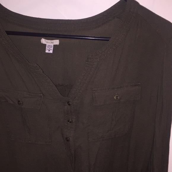 Shirt - Picture 3 of 4